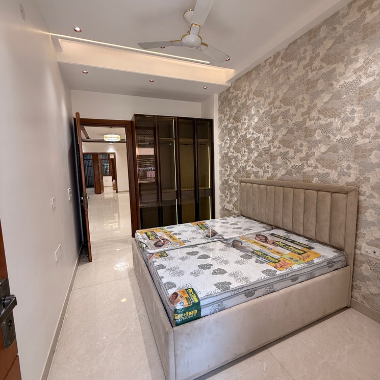 Bedroom, connaught place 3 Bedroom 2200 Sq.Ft. Independent House In Connaught Place Delhi 9427766