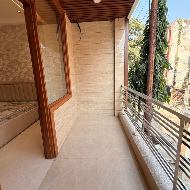 Balcony, connaught place 3 Bedroom 2200 Sq.Ft. Independent House In Connaught Place Delhi 9427766