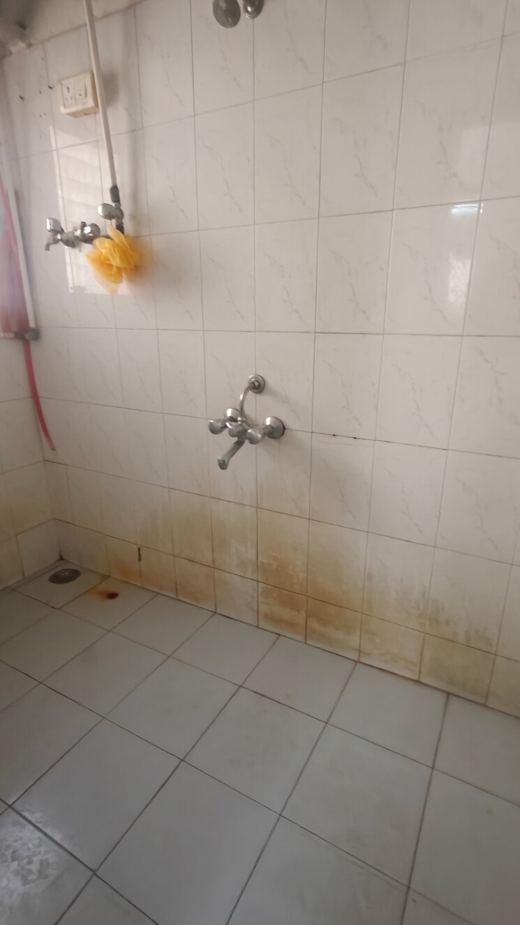 Bathroom, lok-puram 1 Bedroom 430 Sq.Ft. Apartment In Vasant Vihar Thane 9427780