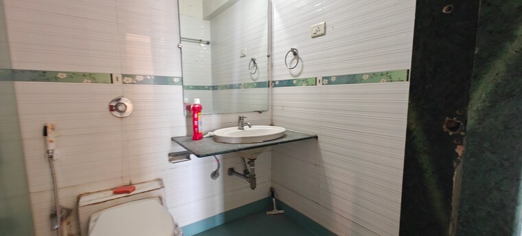 Attached Bathroom, lilium-lantana 3 Bedroom 1600 Sq.Ft. Apartment In Chandivali Mumbai 9427824