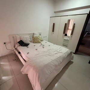 Bedroom in 2 BHK Apartment at Oxford Apartments Bandra West, St. Peters Colony – for Rent