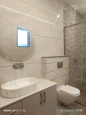 Bathroom in 6 BHK Independent House at Patiala Road – for Sale