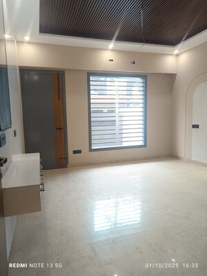 Room in 6 BHK Independent House at Patiala Road – for Sale