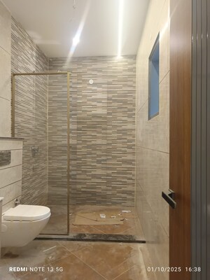 Bathroom in 6 BHK Independent House at Patiala Road – for Sale