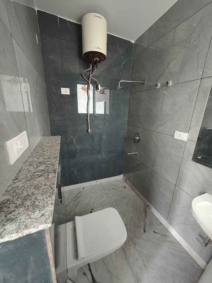 Bathroom, panchkula urban estate 3 Bedroom 1800 Sq.Ft. Apartment In Panchkula Urban Estate Panchkula 9427894