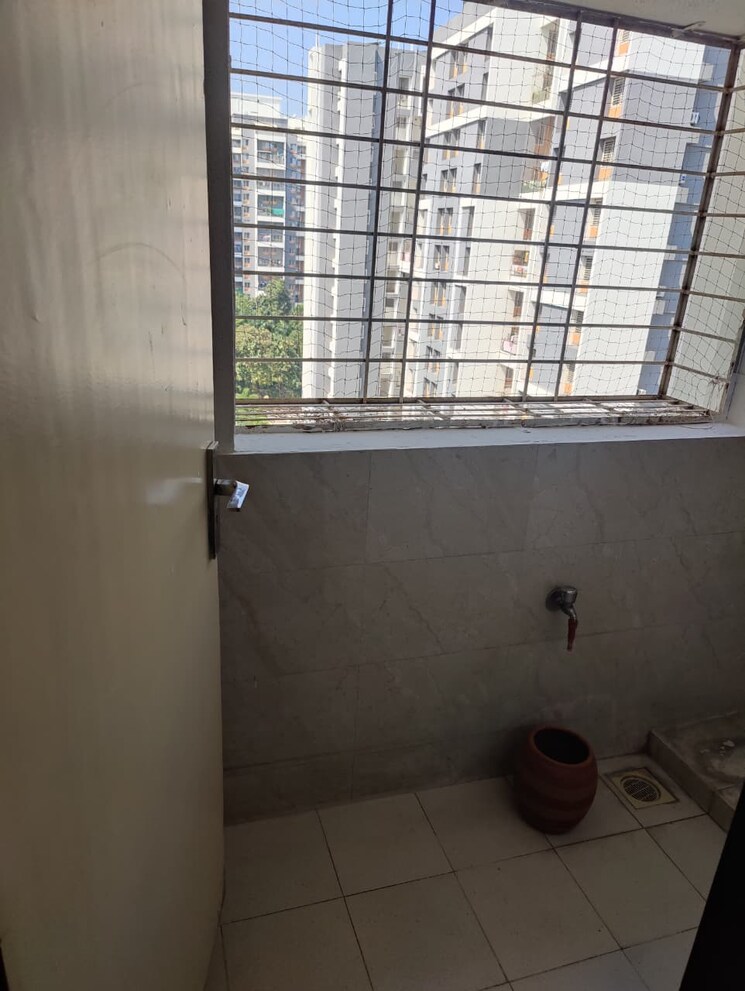 Bathroom, sancheti-belcastel 2 Bedroom 972 Sq.Ft. Apartment In Mundhwa Pune 9427910