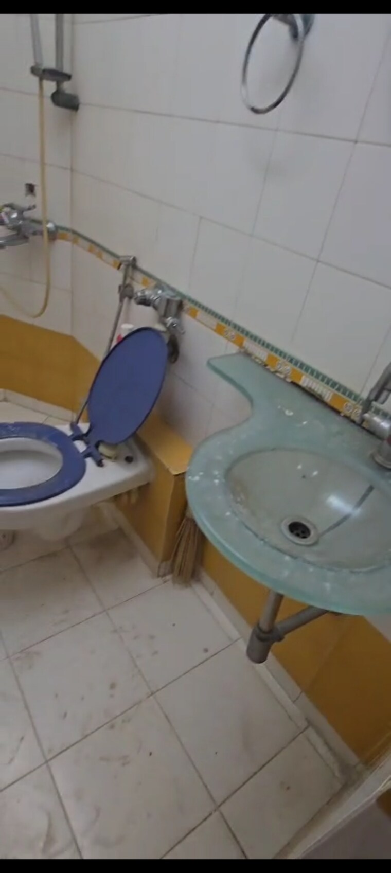 Bathroom, rna-hills 3 Bedroom 1200 Sq.Ft. Apartment In Andheri East Mumbai 9427924