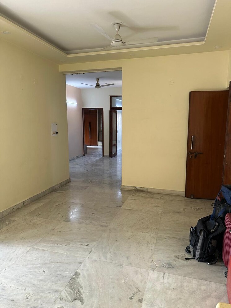 Room, gardenia-golf-city 3 Bedroom 1350 Sq.Ft. Apartment In Sector 75 Noida 9427939