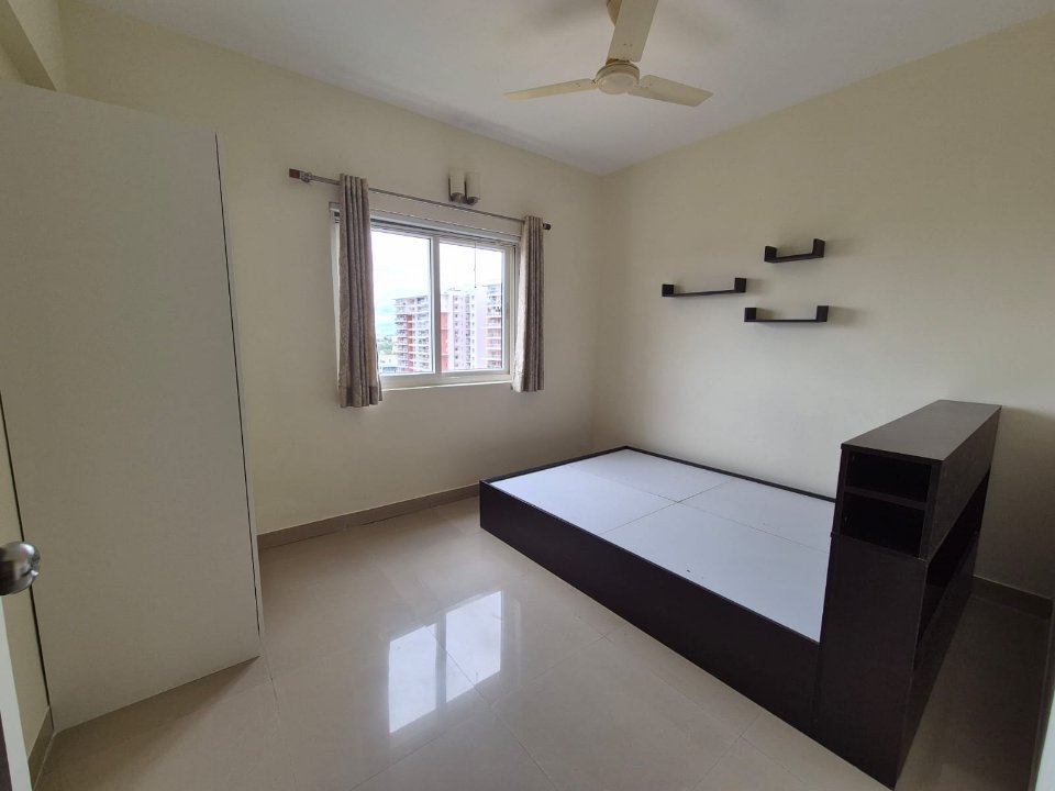 2 BHK Apartment For Rent in Ramky One North
