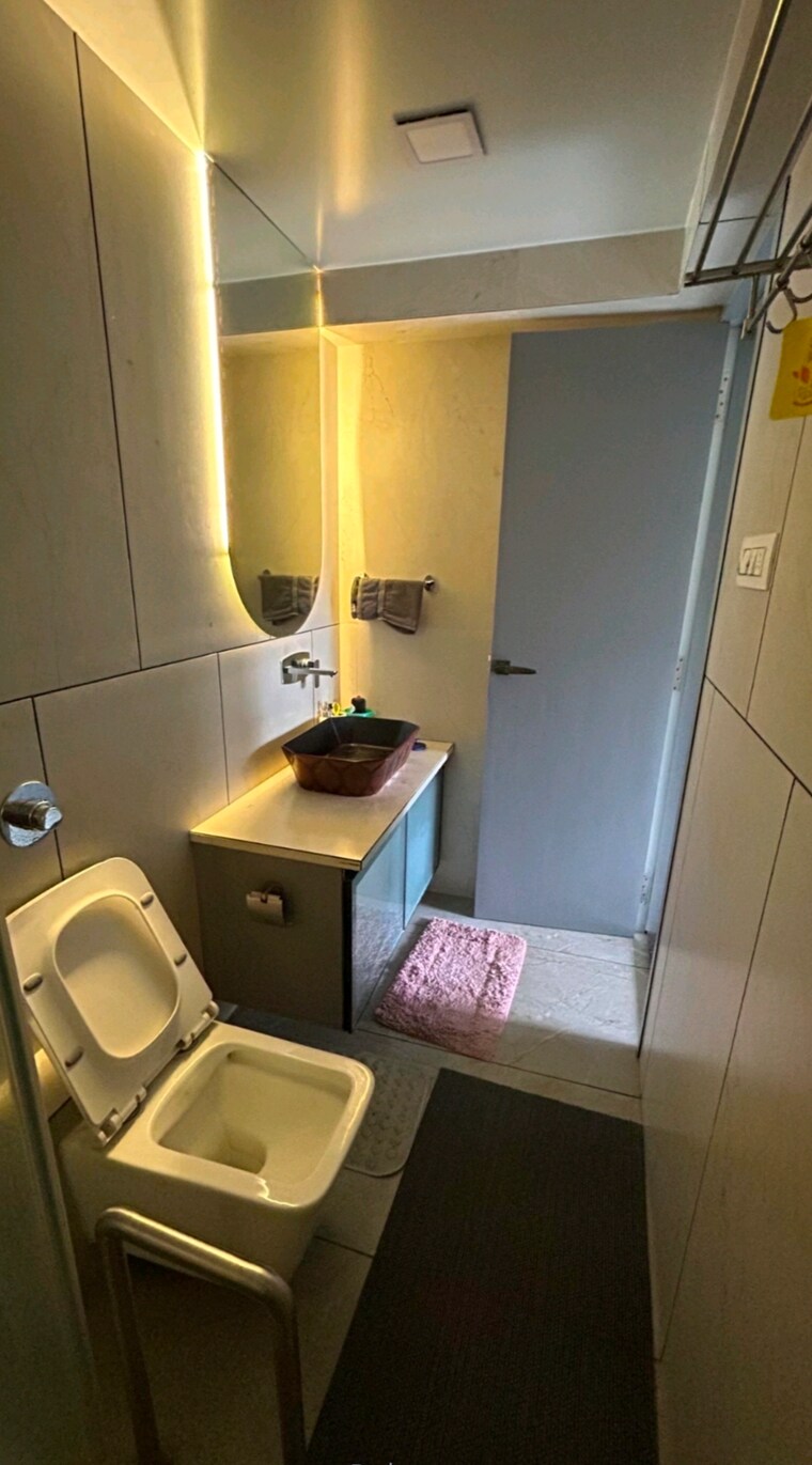 Bathroom, postal colony 3 Bedroom 1102 Sq.Ft. Apartment In Postal Colony Mumbai 9427977