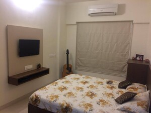 Bedroom in 3 BHK Apartment at Riddhi Garden, Malad East – for Rent