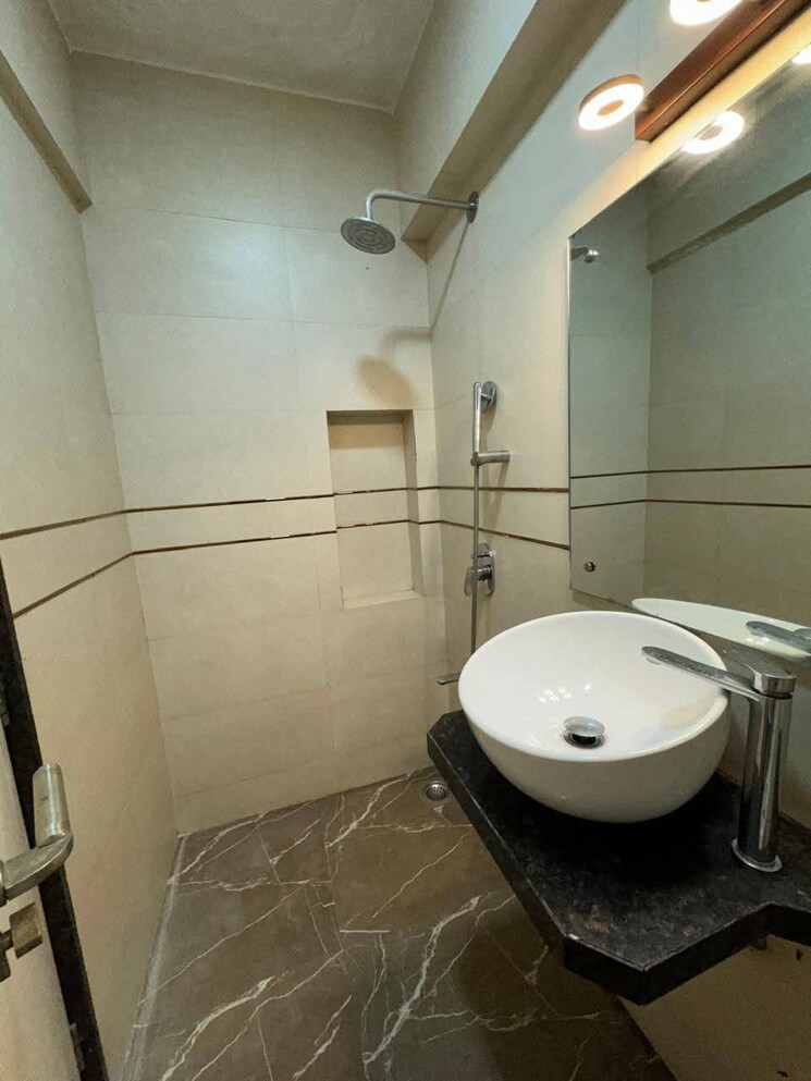 Bathroom, riddhi-garden 3 Bedroom 1600 Sq.Ft. Apartment In Malad East Mumbai 9427984