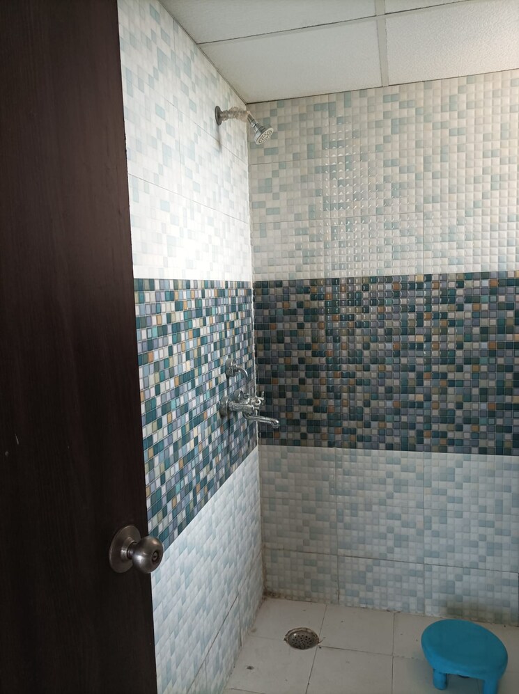 Bathroom, rof-aalayas-phase-2 3 Bedroom 864 Sq.Ft. Apartment In Sector 102 Gurgaon 9428029