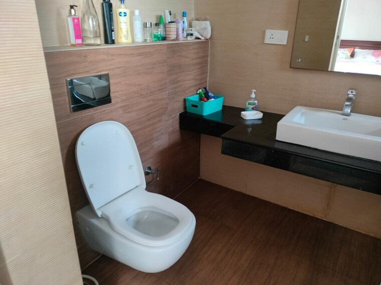 Attached Bathroom, k-raheja-corp-quiescent-heights 4 Bedroom 3270 Sq.Ft. Apartment In Madhapur Hyderabad 9428030