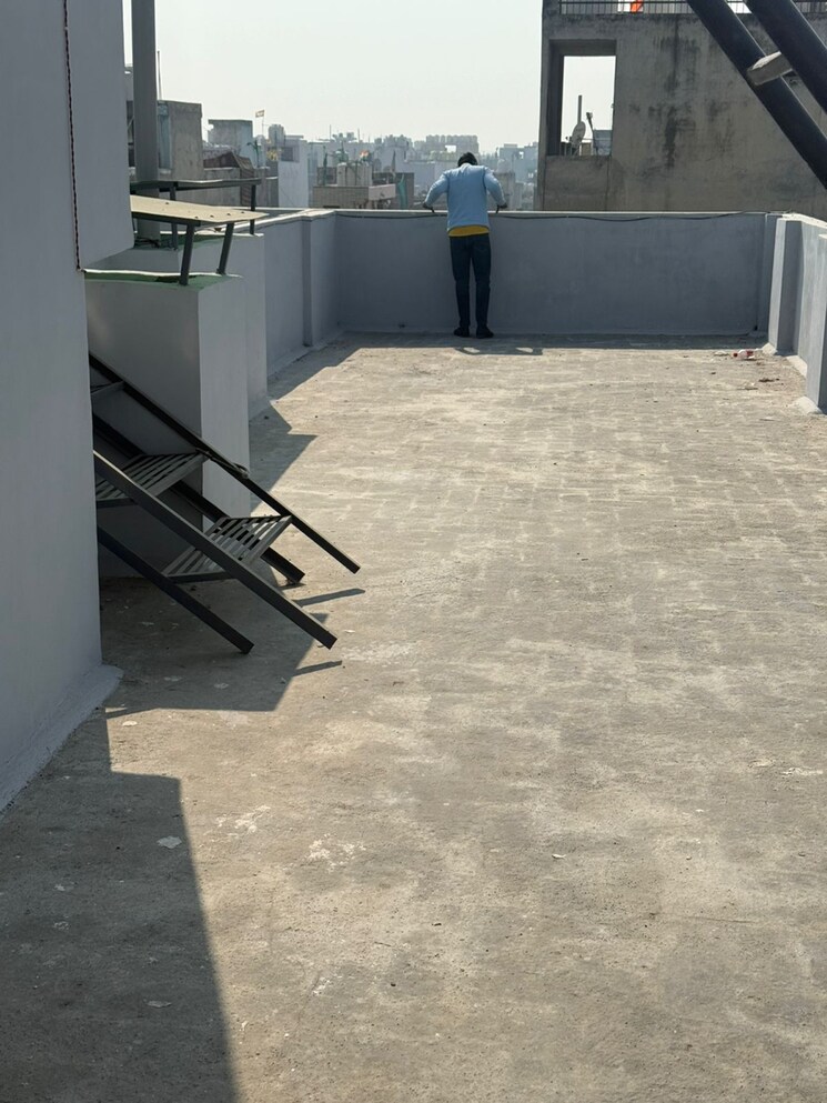 Terrace, raj nagar 2 Bedroom 75 Sq.Yd. Builder Floor In Raj Nagar Delhi 9428039