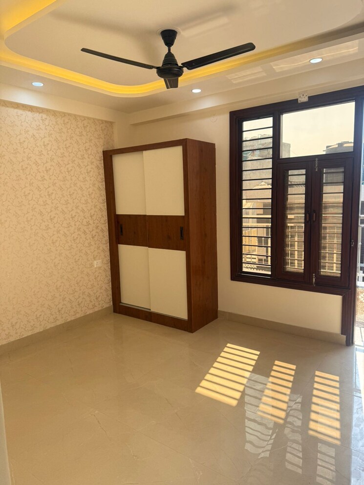 Room, raj nagar 2 Bedroom 75 Sq.Yd. Builder Floor In Raj Nagar Delhi 9428039