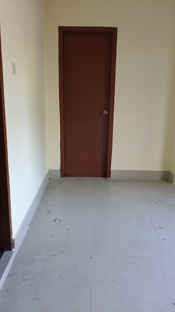 Room in 3 BHK Apartment at Kundan Plaza, Chinar Park – for Sale