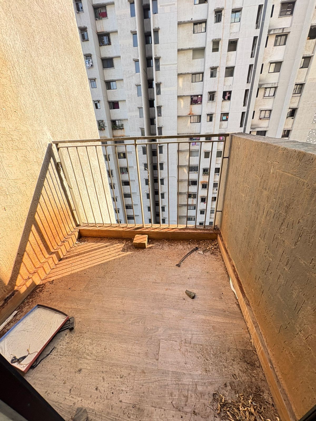 1 BHK + Pooja Room Apartment For Sale in Lodha Palava City Lakeshore Greens
