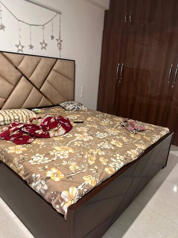 Bedroom in 3 BHK Builder Floor at Sector 15 – for Rent