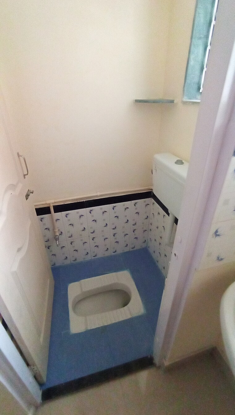 Bathroom, shreeniwas-tower 1 Bedroom 225 Sq.Ft. Apartment In Lower Parel Mumbai 9428122