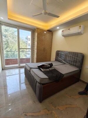 Bedroom in 3 BHK Builder Floor at Sector 45 – for Rent