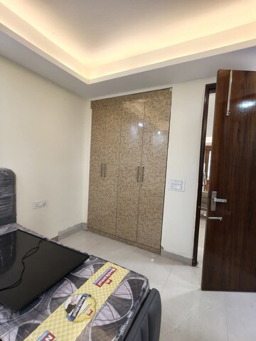 Bedroom in 3 BHK Builder Floor at Sector 45 – for Rent