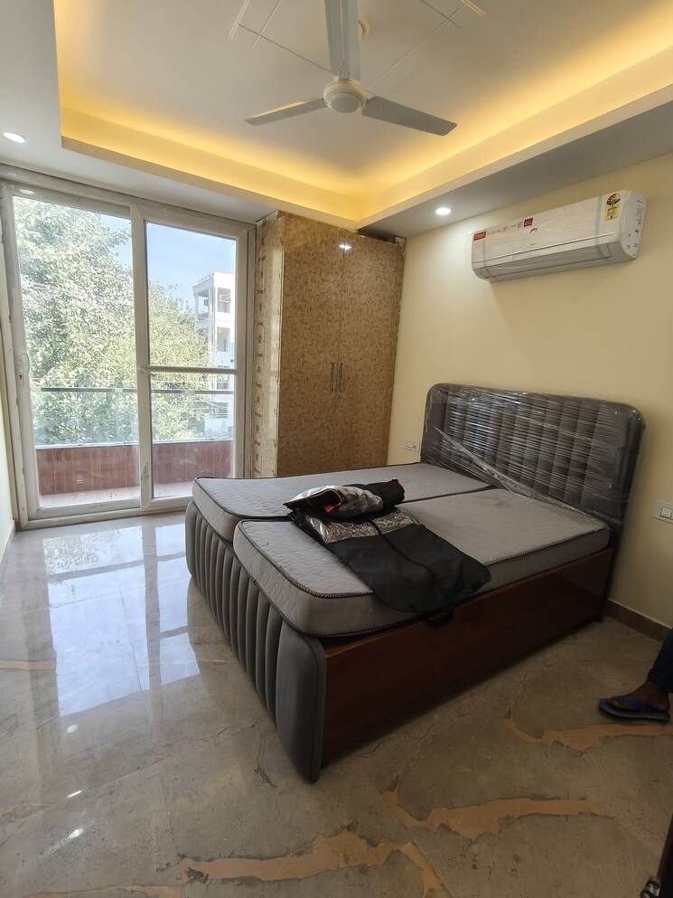 Bedroom, sector 15 3 Bedroom 1900 Sq.Ft. Builder Floor In Sector 15 Gurgaon 9428130