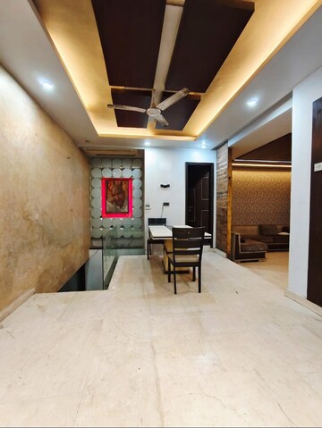 Living Room in 4 BHK Apartment at DLF The Crest, Sector 54 – for Sale