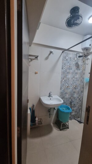 3 BHK Apartment For Rent in New India Grace Luxuria, Malad West