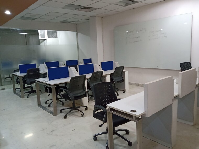 Team Area, south tukoganj Commercial Office Space 1018 Sq.Ft. In South Tukoganj Indore 9428157
