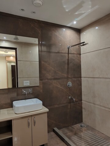 Bathroom in 3 BHK Apartment at Sahara Grace, Sector 54 – for Sale