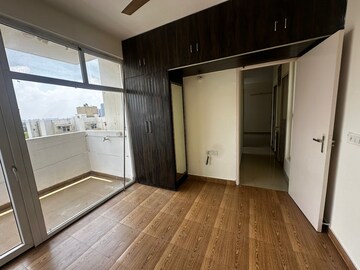 Room in 2 BHK Apartment at Tulip Lemon, Sector 69 – for Rent