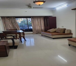 2 BHK Apartment For Rent in Dadar East