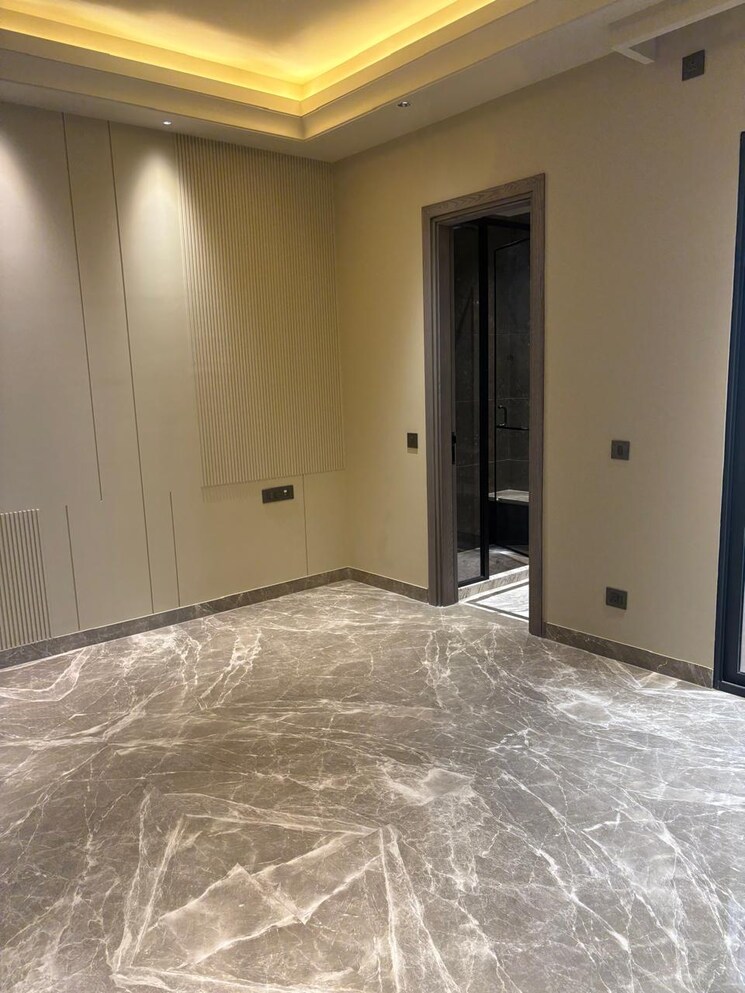 Room, greater kailash i 4 Bedroom 2400 Sq.Ft. Builder Floor In Greater Kailash I Delhi 9428245