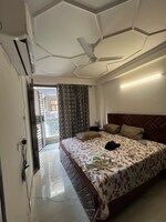 1.5 BHK + Pooja Room 450 Sq.Ft. Builder Floor in Paryavaran Complex 