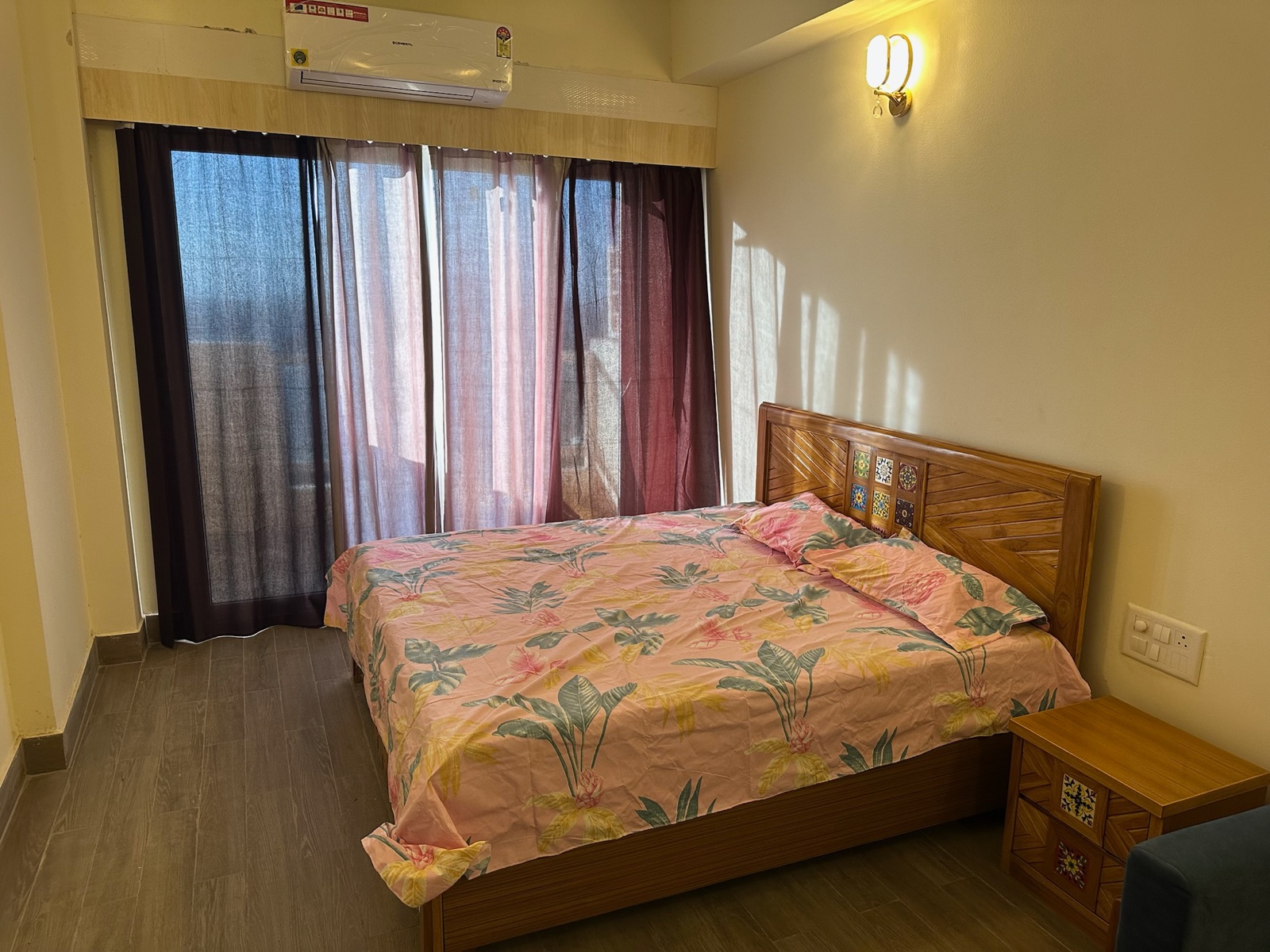 1 Rk  360 Sq.Ft. Apartment in Gaur Runway Suites