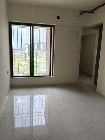 Room in 1 BHK Apartment at Ganesh Tower, Naupada – for Sale