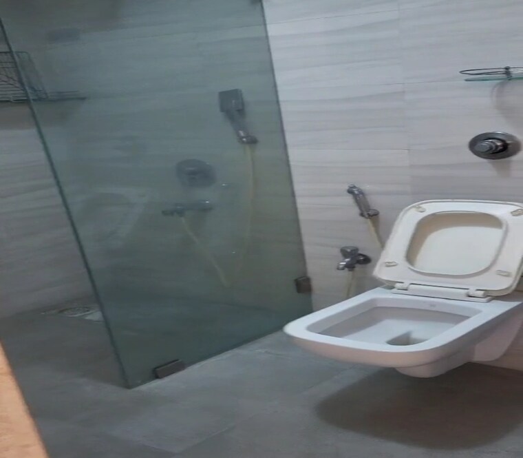 Bathroom, dadar east 3 Bedroom 1700 Sq.Ft. Apartment In Dadar East Mumbai 9428308