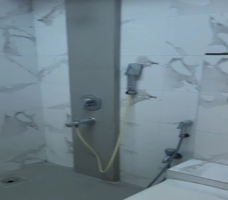 Bathroom, dadar east 3 Bedroom 1700 Sq.Ft. Apartment In Dadar East Mumbai 9428308