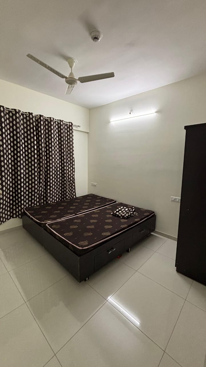 1 BHK + Study Room Apartment For Rent in Kolte Patil Life Republic