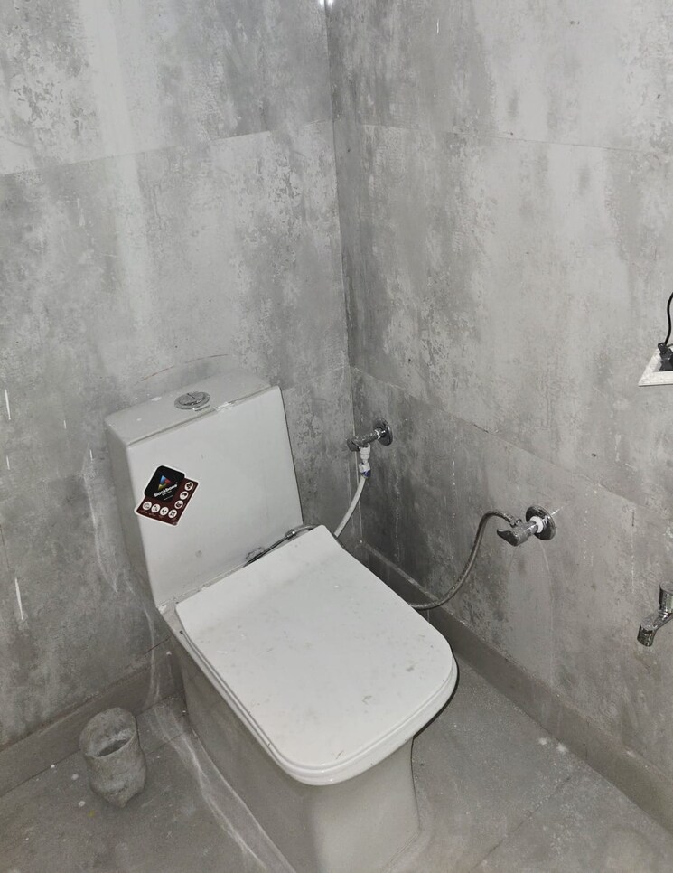 Bathroom, defence colony 3 Bedroom 325 Sq.Yd. Builder Floor In Defence Colony Delhi 9428358