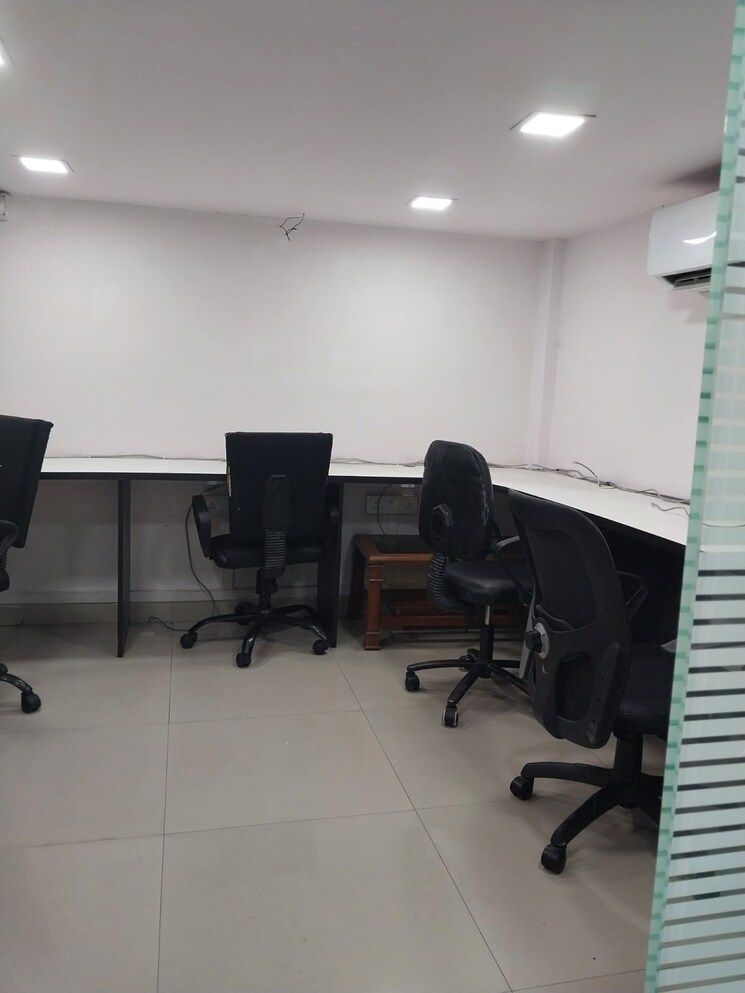 Team Area, haware-fantasia Commercial Office Space 300 Sq.Ft. In Vashi Sector 28 Navi Mumbai 9428363