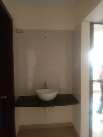 Bathroom in 3.5 BHK Apartment at Mayur Colony – for Rent