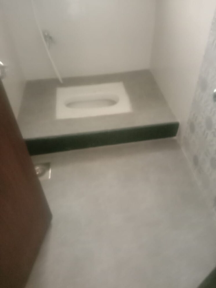 Bathroom, mayur colony 3.5 Bedroom 1520 Sq.Ft. Apartment In Mayur Colony Pune 9428371