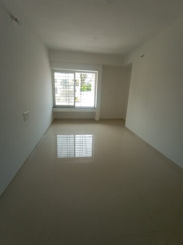 Bedroom in 3.5 BHK Apartment at Mayur Colony – for Rent