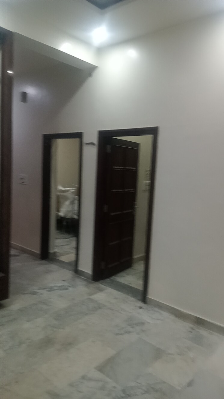 Room, sector 39 6 Bedroom 920 Sq.Ft. Independent House In Sector 39 Chandigarh 9428435