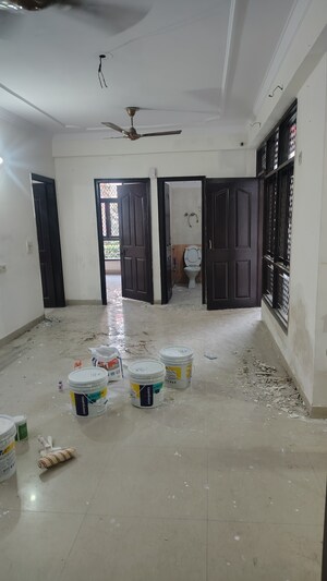 Furnished Amenities in 3 BHK Apartment at Metro Suites Glitz, Vasundhara Sector 2 – for Sale