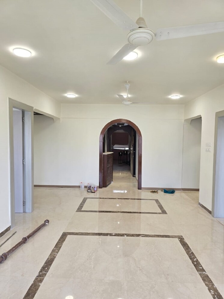 Living Room, bandra west 3 Bedroom 1200 Sq.Ft. Apartment In Bandra West Mumbai 9428421