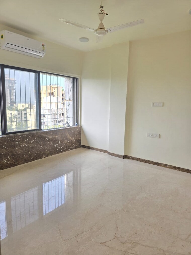 Room, bandra west 3 Bedroom 1200 Sq.Ft. Apartment In Bandra West Mumbai 9428421