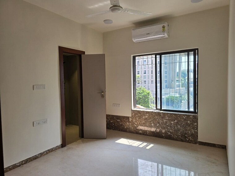 Room, bandra west 3 Bedroom 1200 Sq.Ft. Apartment In Bandra West Mumbai 9428421